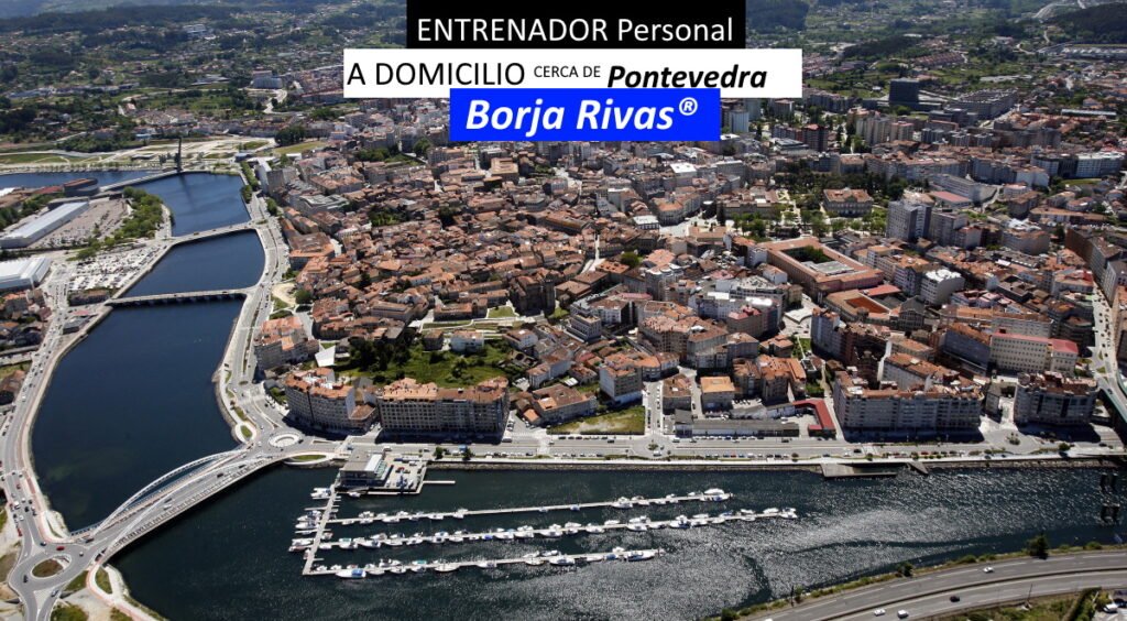 Panorámica de la ciudad de Pontevedra con logotipo del entrenador personal Borja Rivas