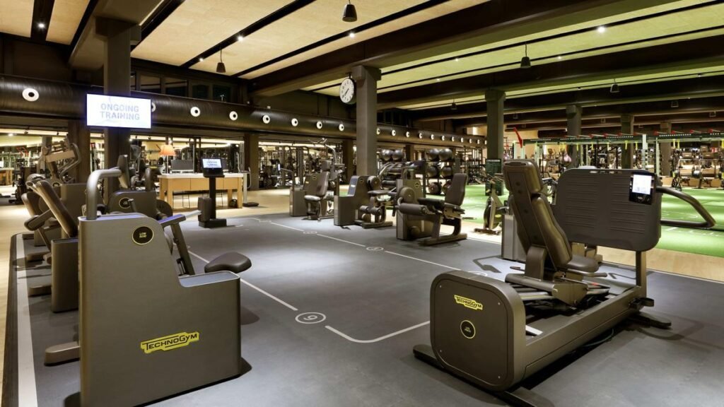 Sala de musculación del gimnasio METROPOLITAN en Vigo