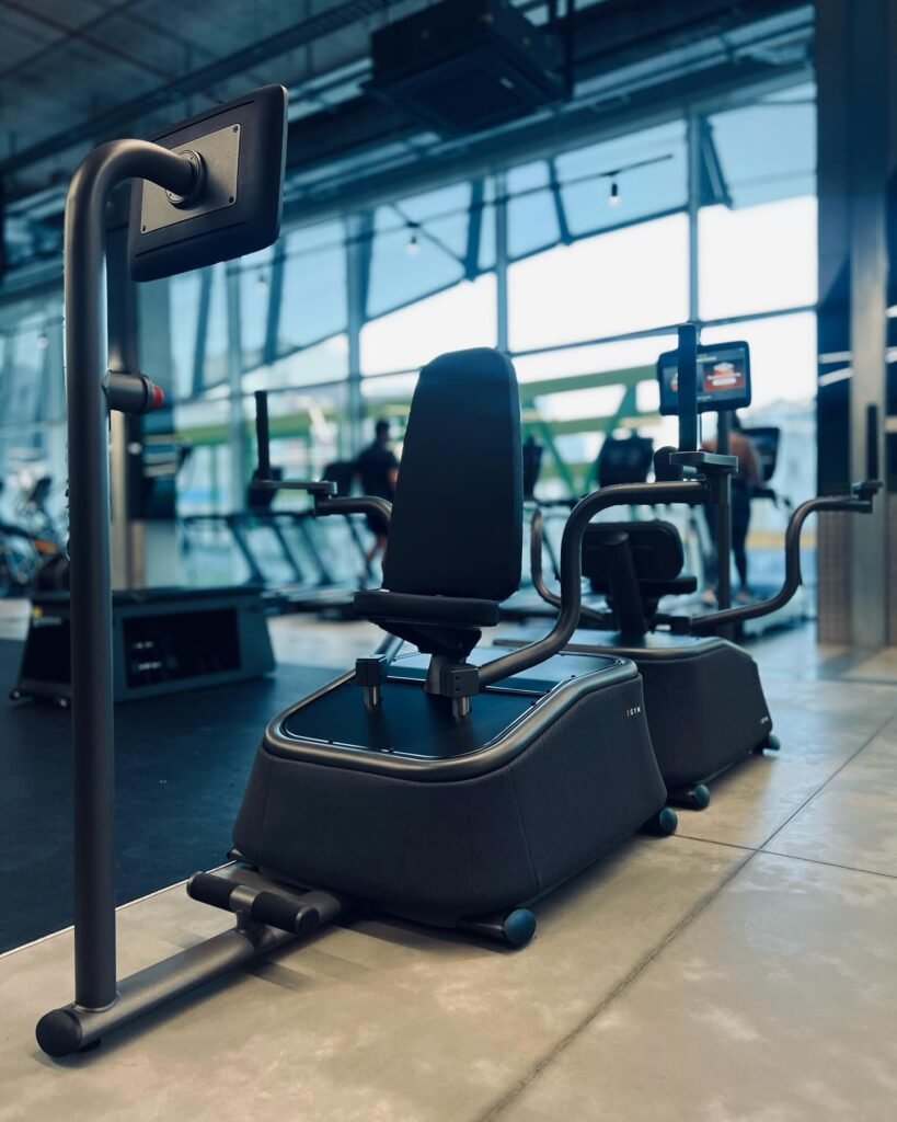 Sala de musculación del gimnasio MEU FIT en Vigo