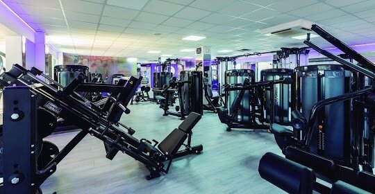 maquinaria de ultima generación para entrenar