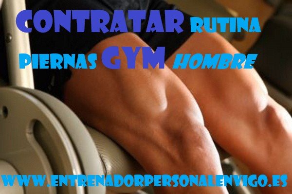 piernas desarrolladas y musculadas realizan una extensión de piernas en maquina