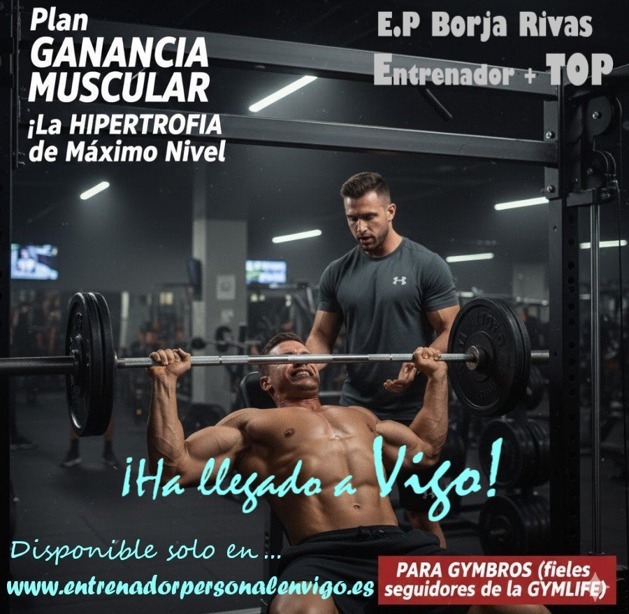 entrenador personal observa en un gimnasio como su alumno realiza un PRESS de banca 