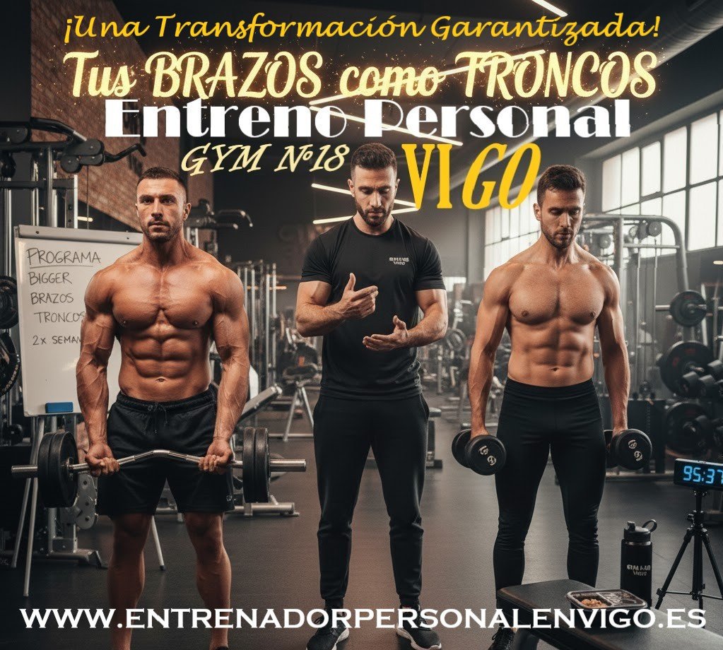 un hombre a la izquierda realizando CURL con barra para bíceps, otro hombre a la derecha realizando CURL alterno con mancuernas y finalmente en el medio un entrenador personal en el medio de imagen todo ello en un gimnasio